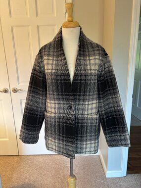 Banana Factory Outlet- wool black & cream plaid jacket